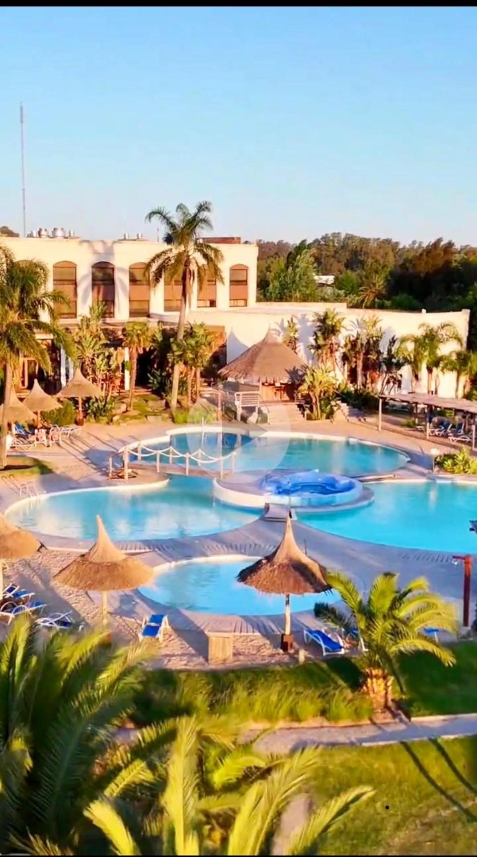 Sheraton Colonia Golf & Spa Resort Colonia del Sacramento Exterior photo The swimming pool at the hotel