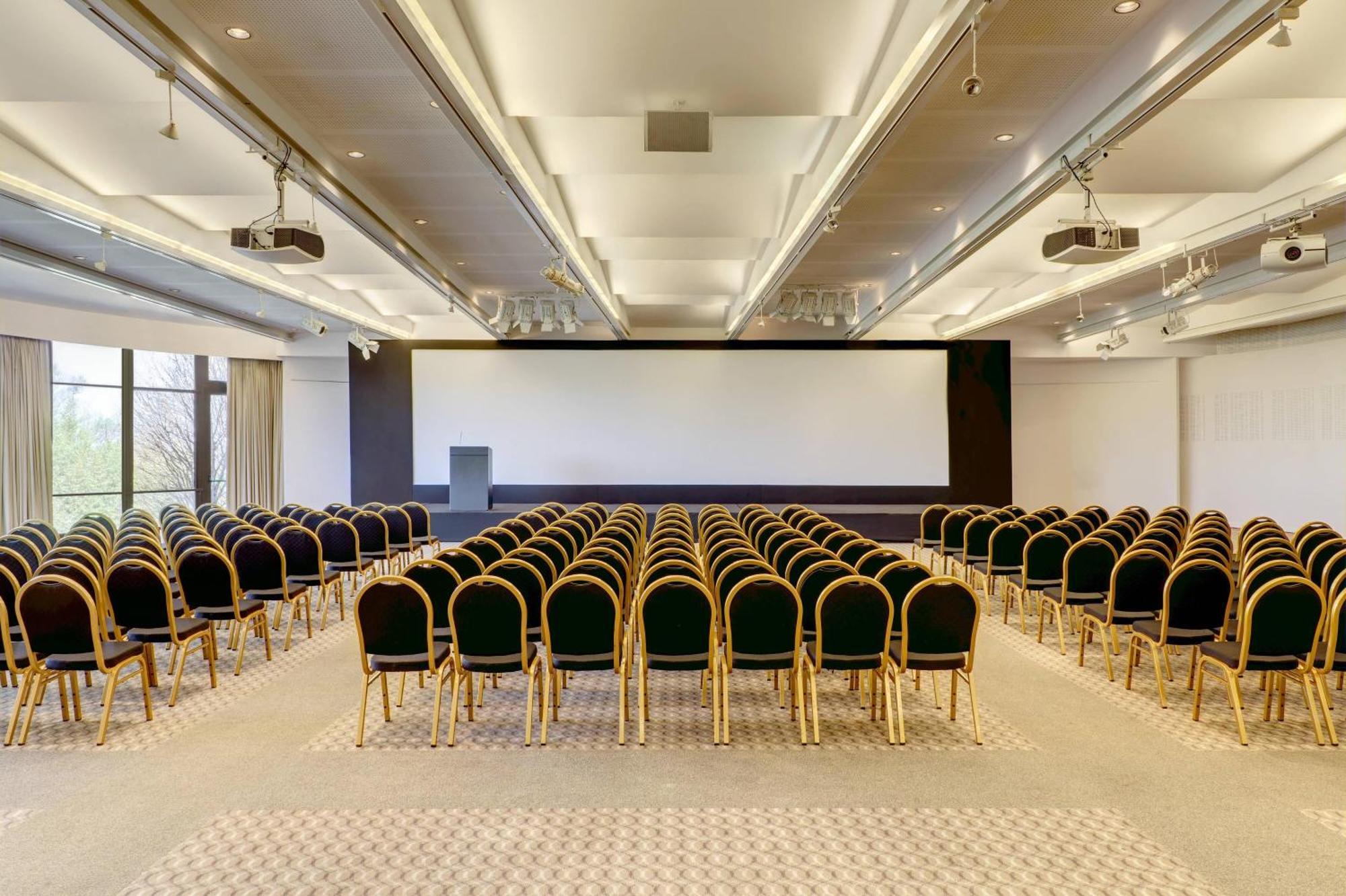Sheraton Colonia Golf & Spa Resort Colonia del Sacramento Exterior photo The main conference room